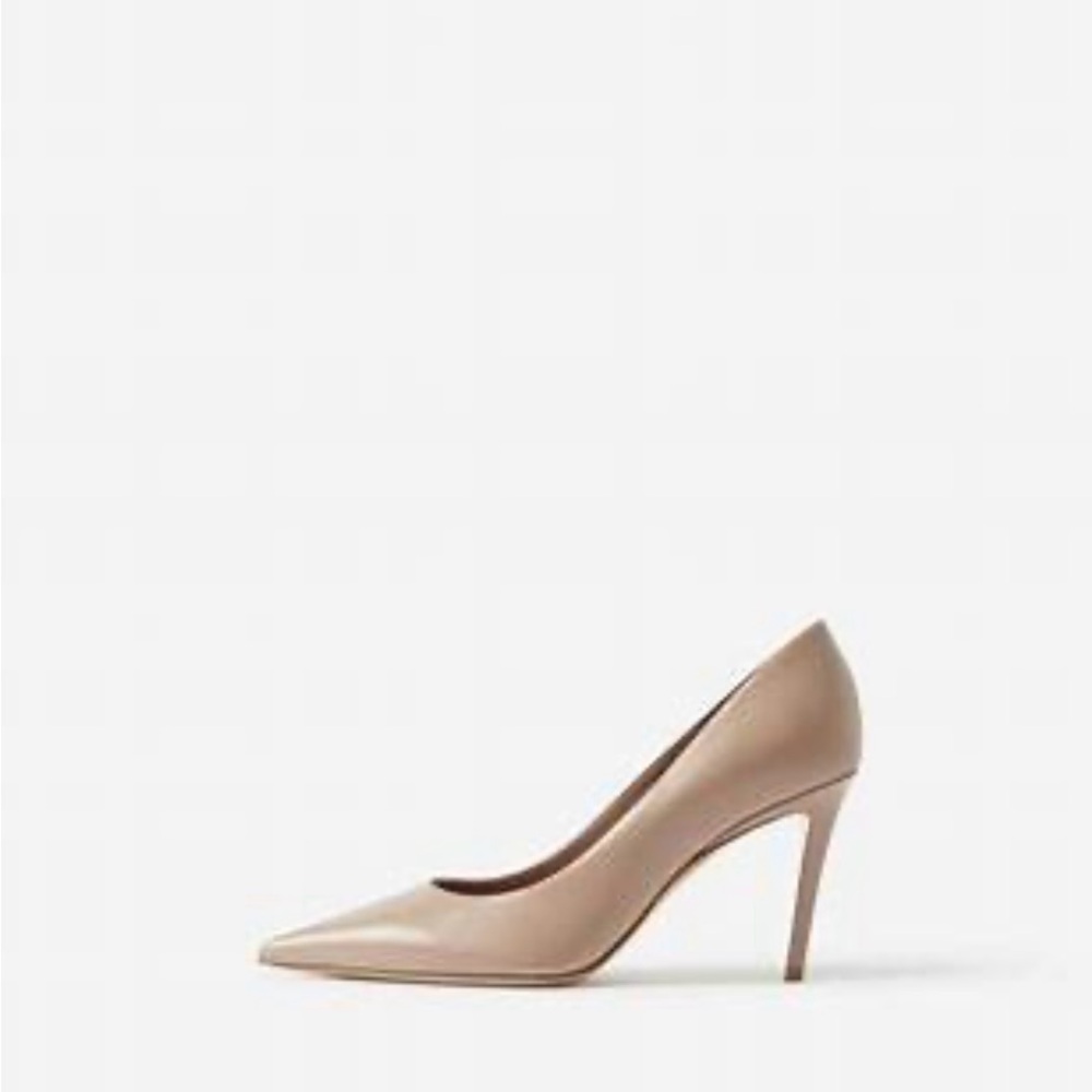 Burberry point toe Pumps